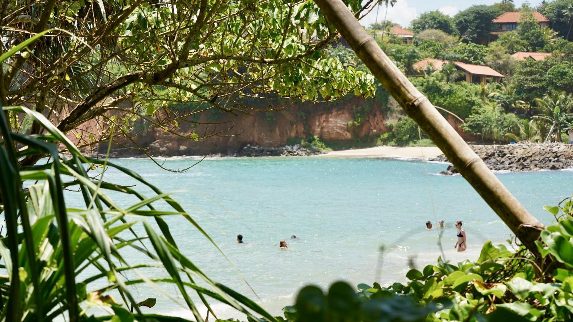 Horizon Inn By Oceanlife Surf Stay Weligama Exterior photo