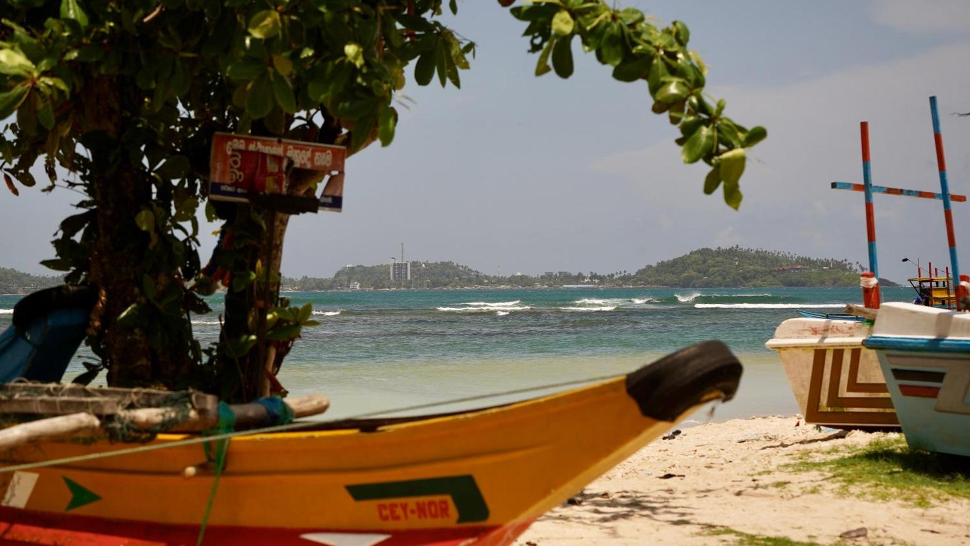 Horizon Inn By Oceanlife Surf Stay Weligama Exterior photo