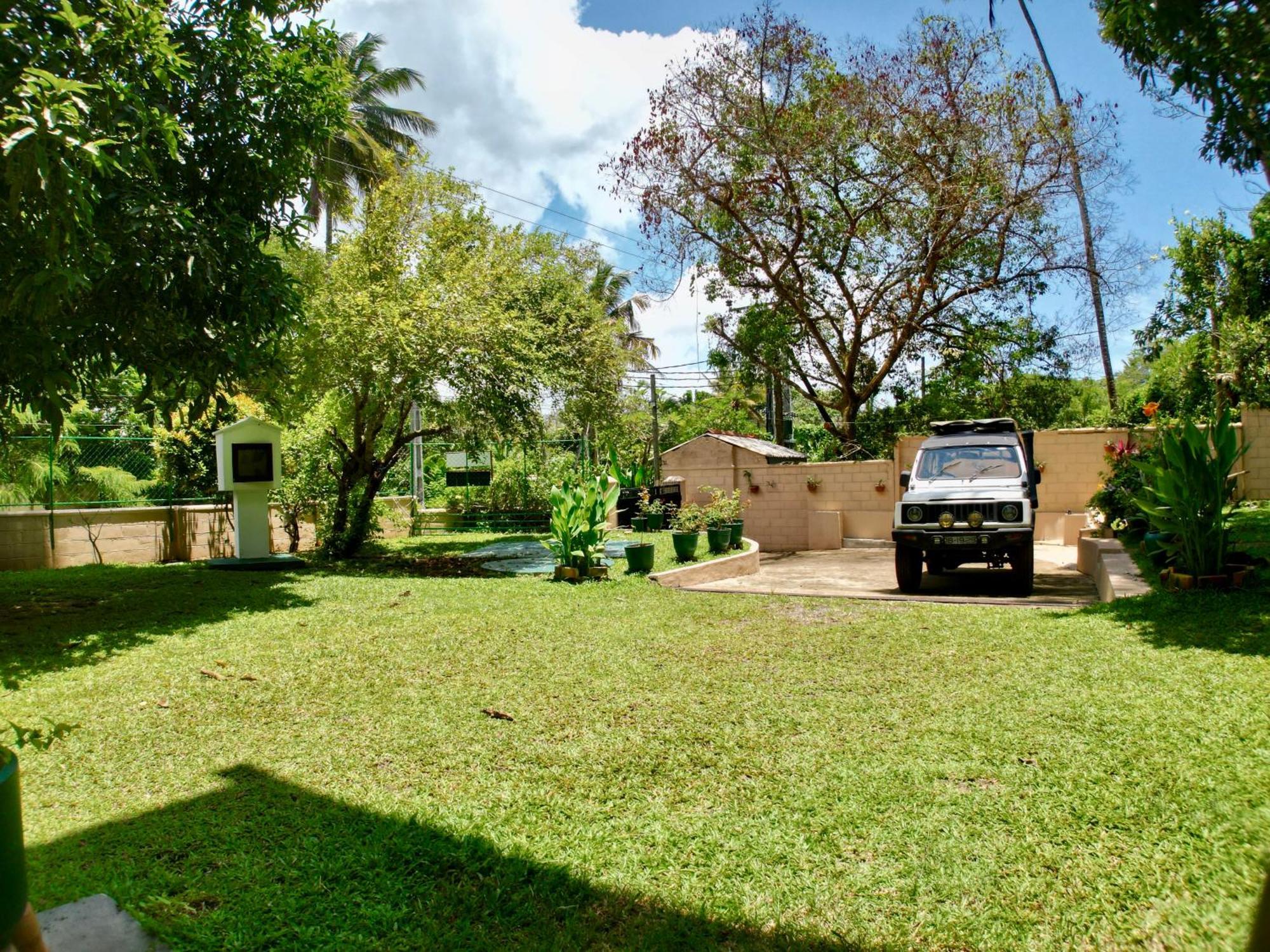Horizon Inn By Oceanlife Surf Stay Weligama Exterior photo
