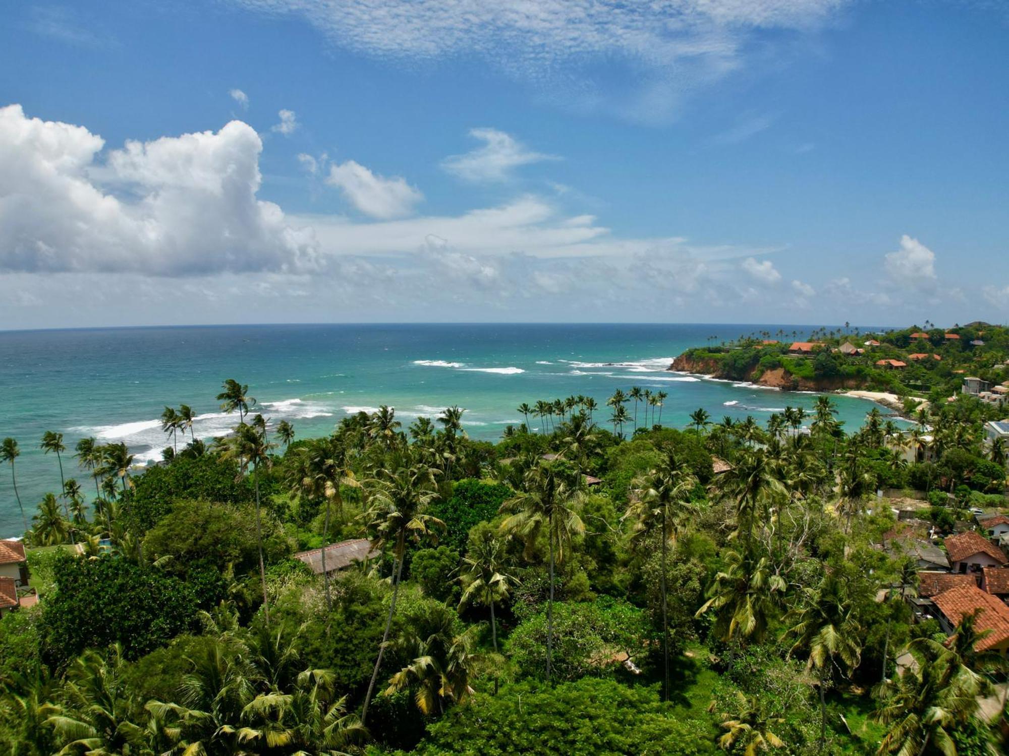 Horizon Inn By Oceanlife Surf Stay Weligama Exterior photo