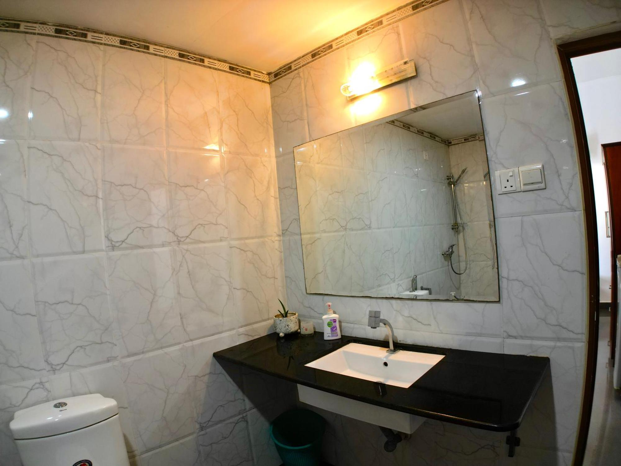 Horizon Inn By Oceanlife Surf Stay Weligama Exterior photo