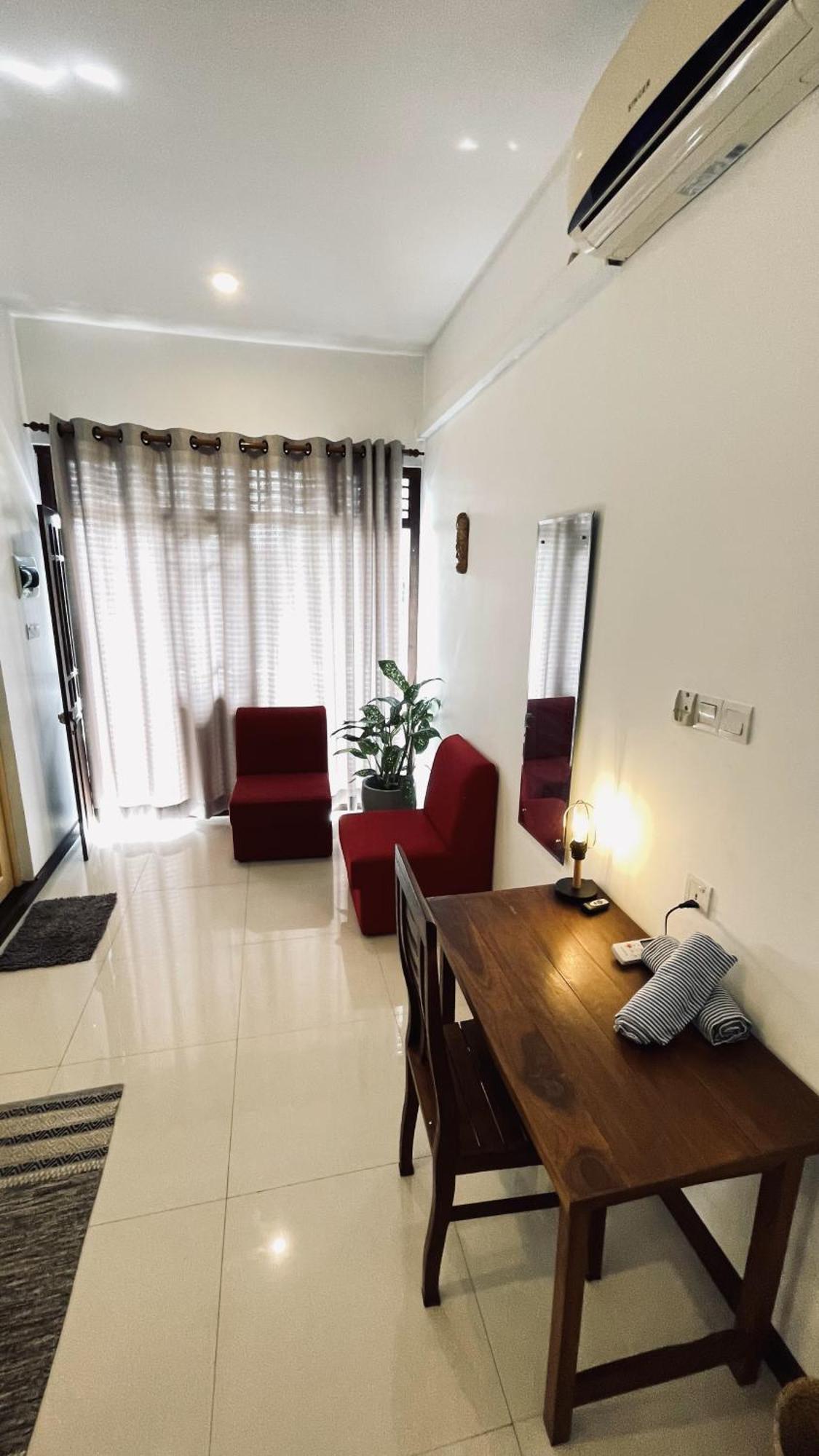 Horizon Inn By Oceanlife Surf Stay Weligama Exterior photo