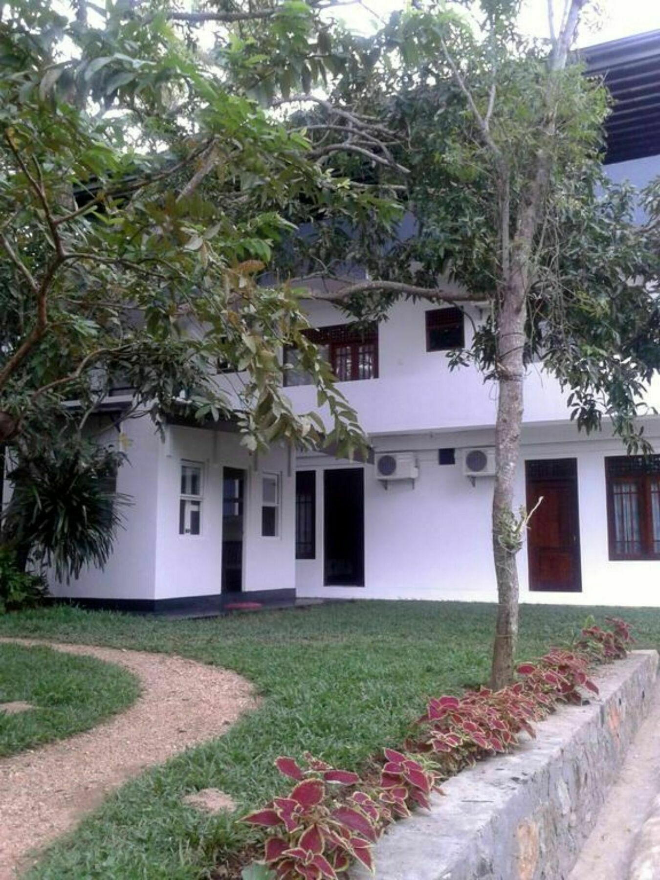 Horizon Inn By Oceanlife Surf Stay Weligama Exterior photo