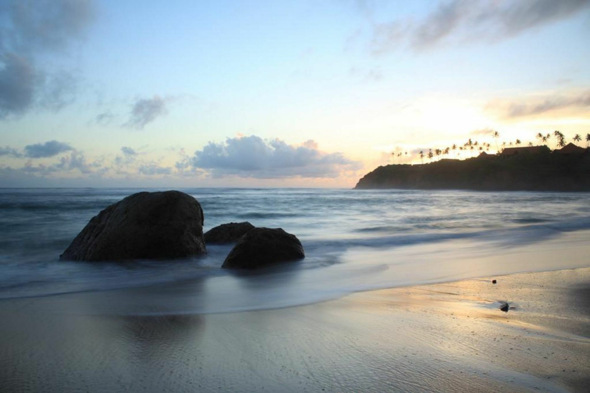Horizon Inn By Oceanlife Surf Stay Weligama Exterior photo