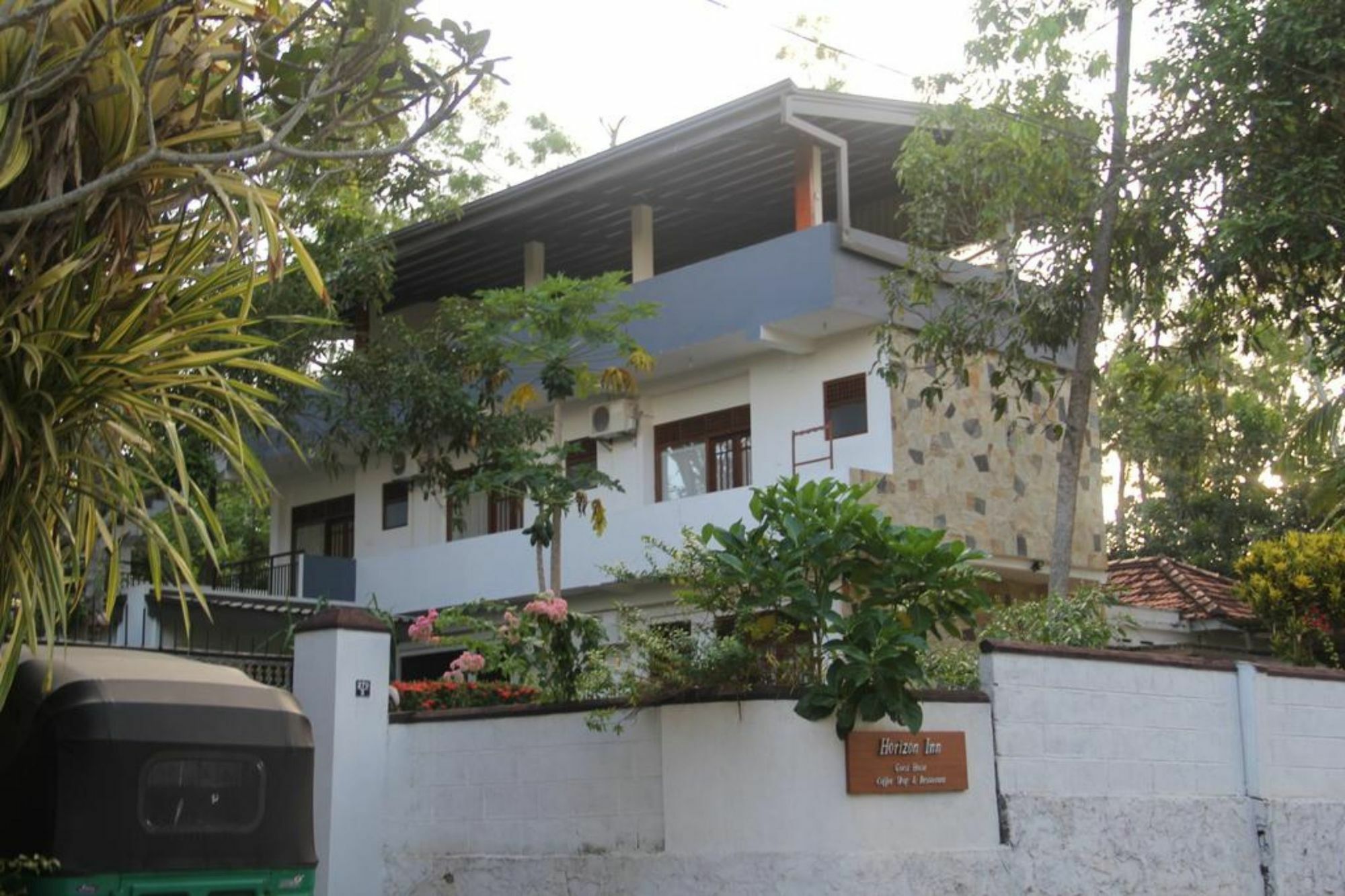 Horizon Inn By Oceanlife Surf Stay Weligama Exterior photo