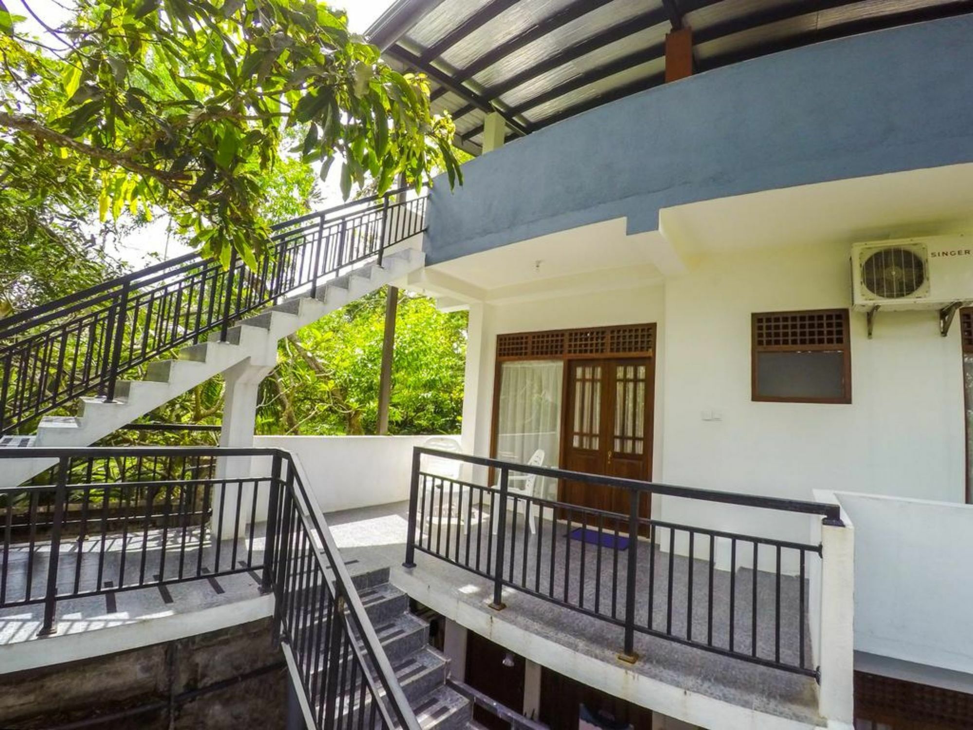 Horizon Inn By Oceanlife Surf Stay Weligama Exterior photo